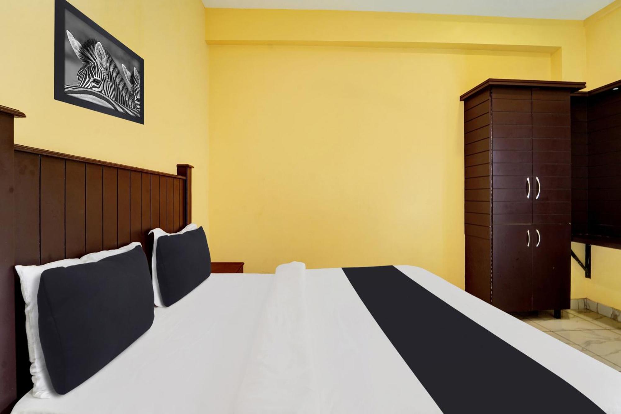 Super Collection O Calvathy Road Near Fort Kochi Экстерьер фото