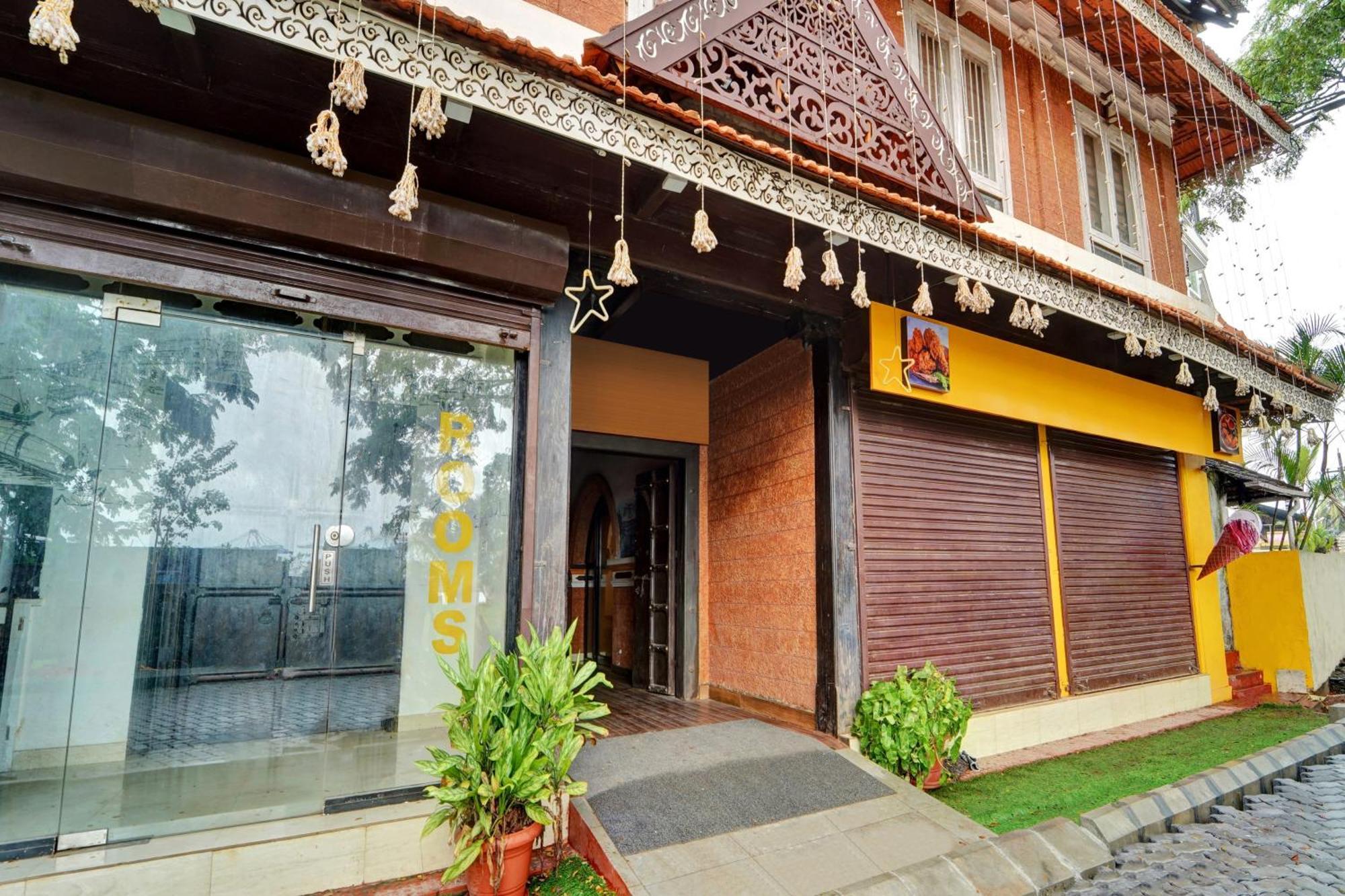 Super Collection O Calvathy Road Near Fort Kochi Экстерьер фото