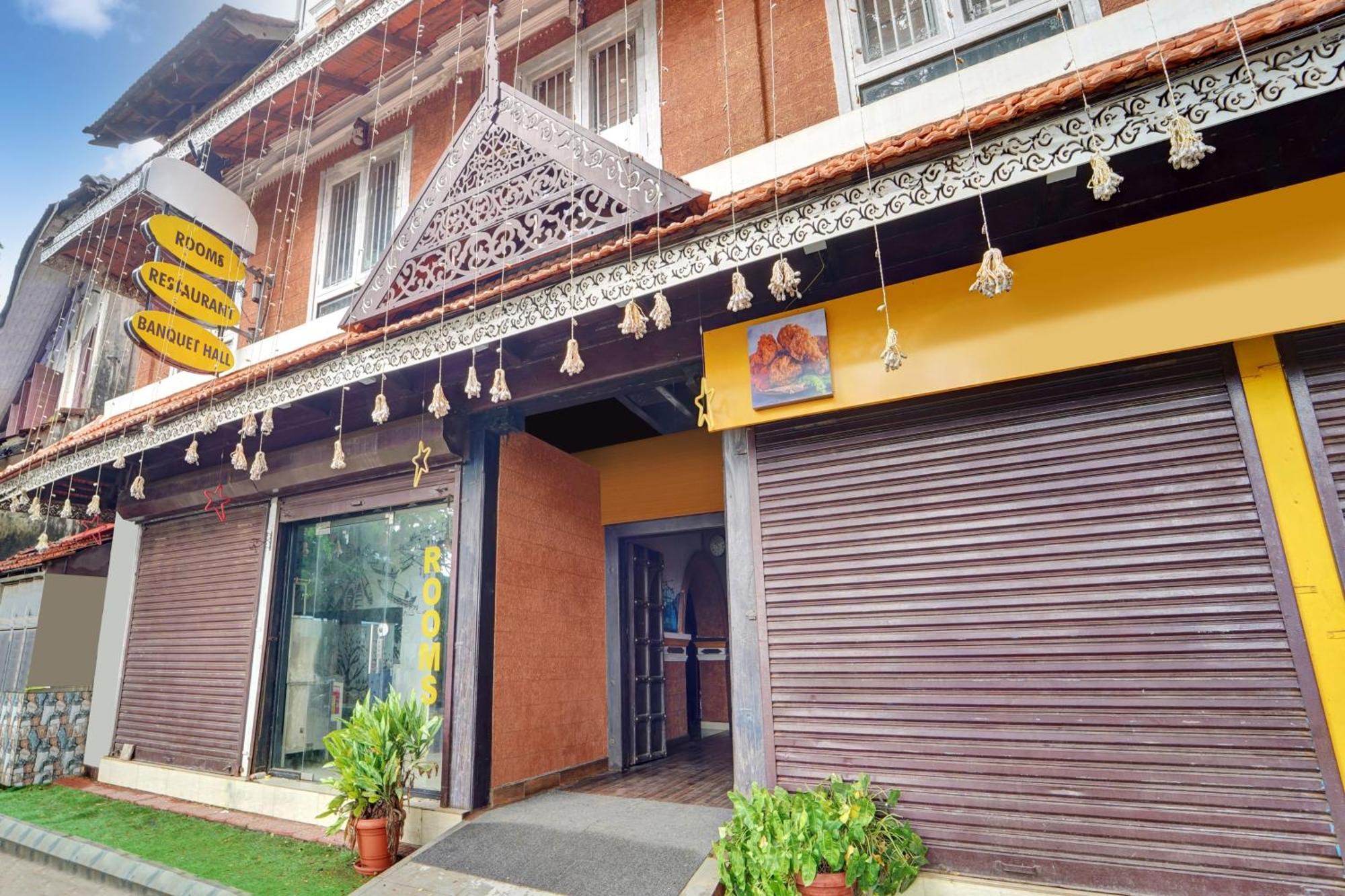 Super Collection O Calvathy Road Near Fort Kochi Экстерьер фото