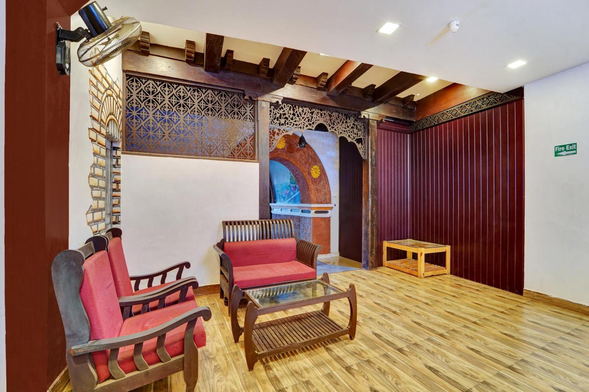 Super Collection O Calvathy Road Near Fort Kochi Экстерьер фото